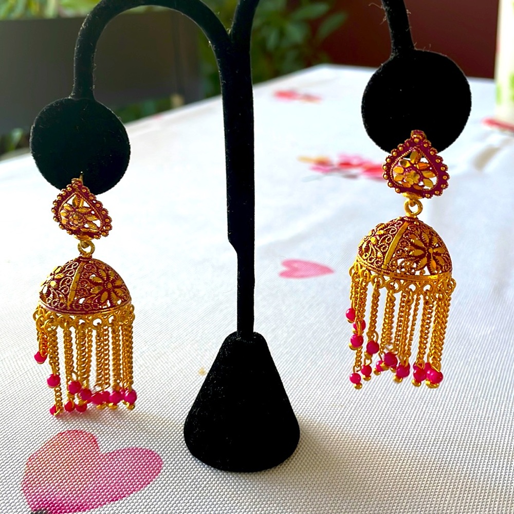Chandelier earrings made in India